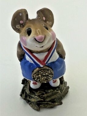 Wee Forest Folk "Victor!" MS-18 Annette Petersen 1996 WFF Blue Shorts Patriotic